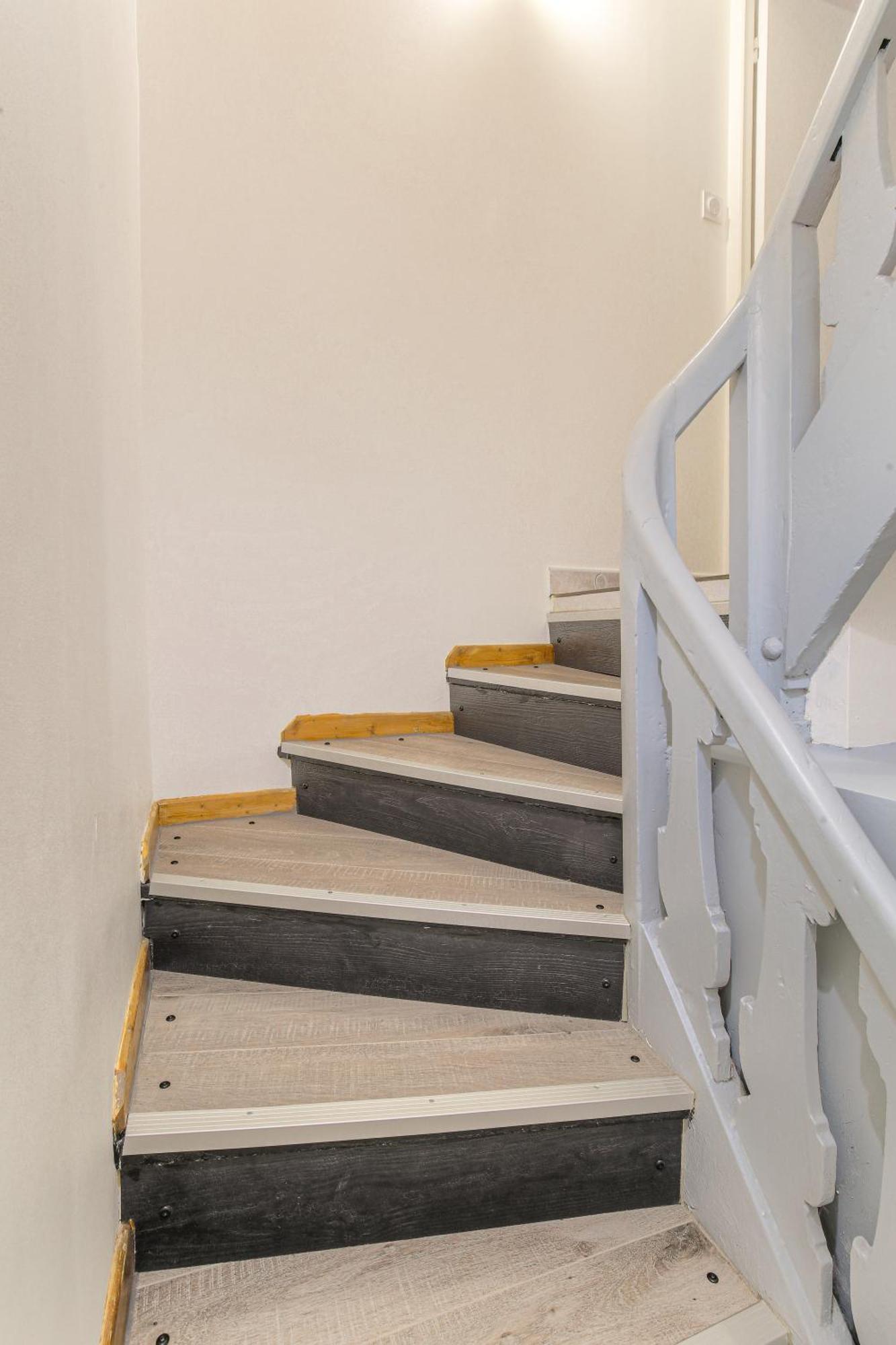Le Triplex, 2 Chambres, 2 Salles De Bain Lagnieu Eksteriør billede